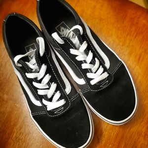 Kids Black/White Van's Size 5